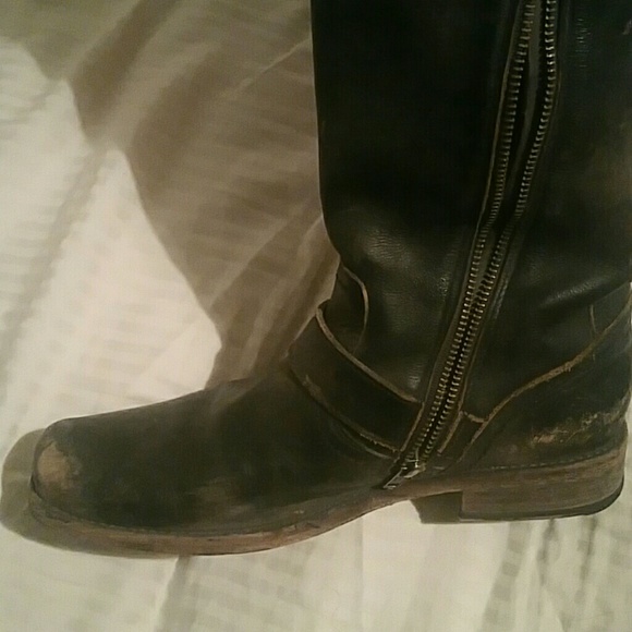 Boots - Picture 3 of 5